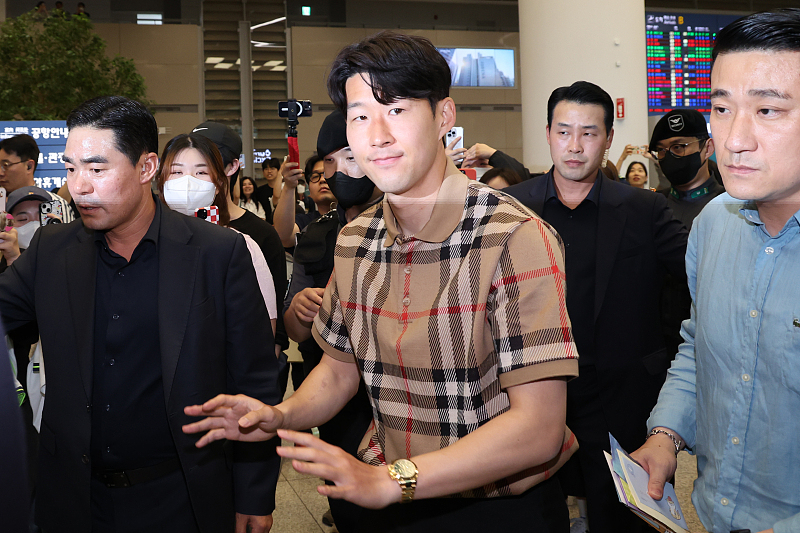 孙兴慜金玟哉超燃攻守转换,韩国队孙兴慜队员