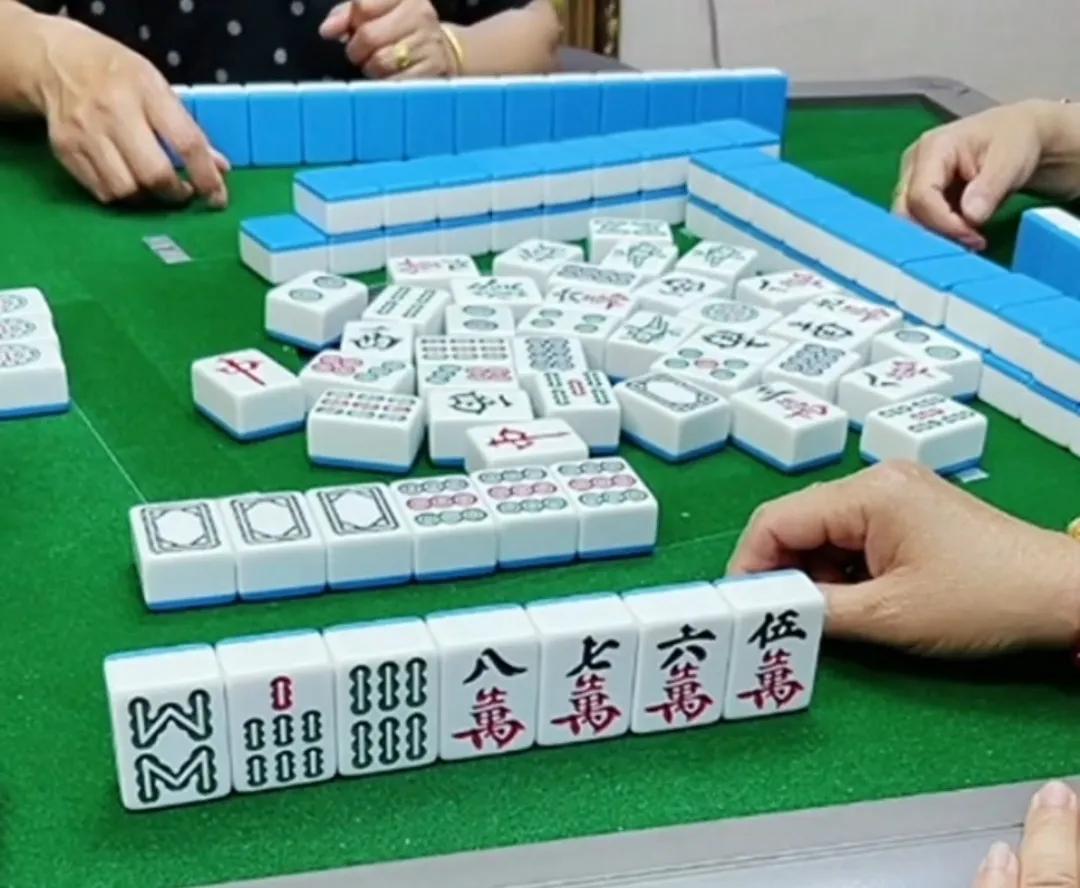 打麻将一连十几天一直输怎么回事,最近打麻将总是输还一直想打