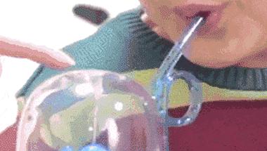 孩子不愿意喝水心理开导,孩子不愿喝水不尿怎么办