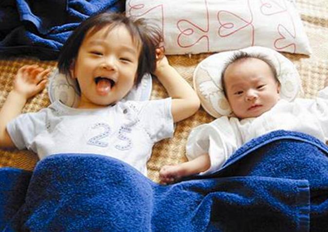 生两个儿子就不幸福了吗,生两个孩子幸福但不快乐