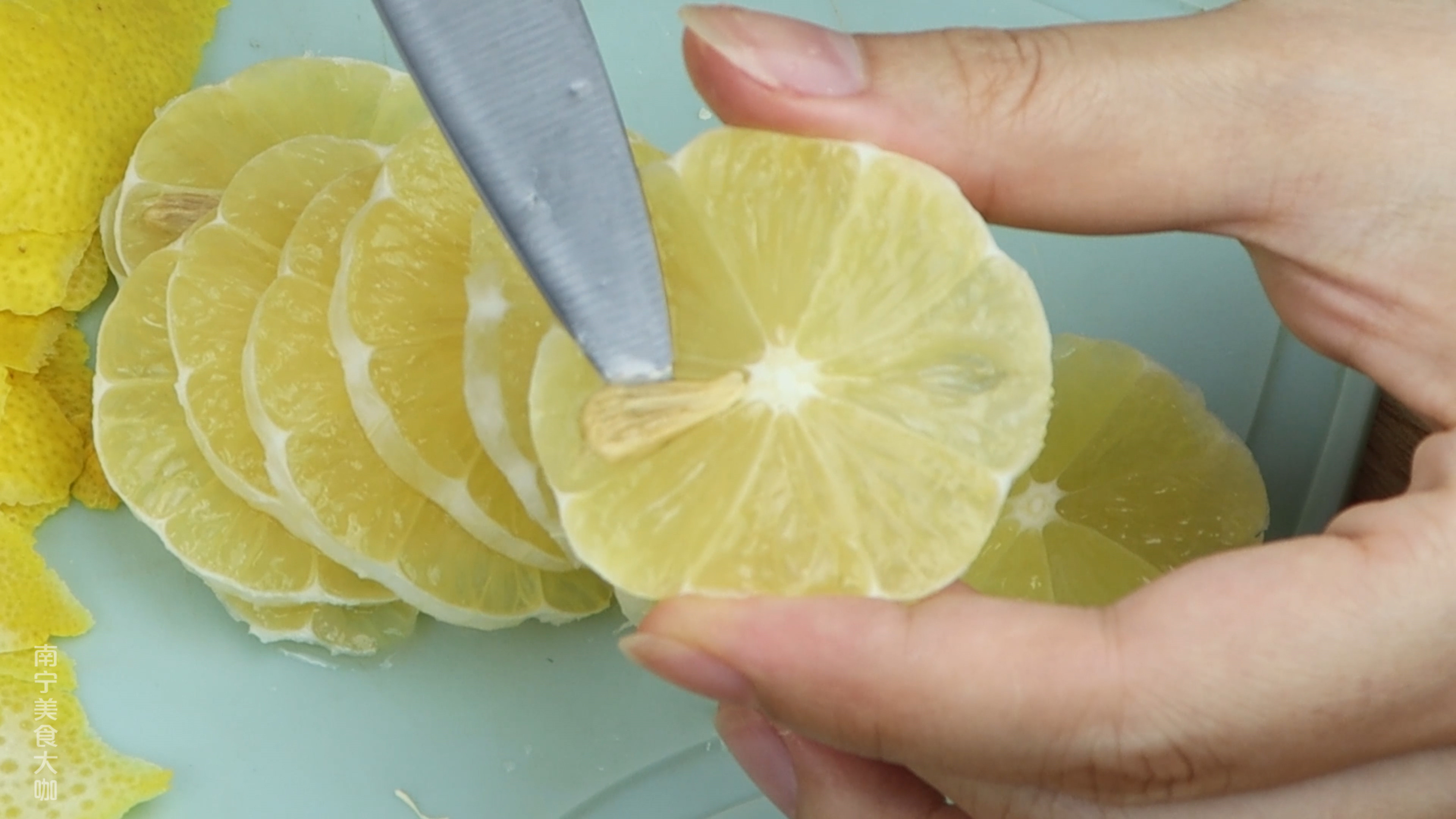 店里卖的柠檬茶做法窍门,柠檬固体蜂蜜茶的做法