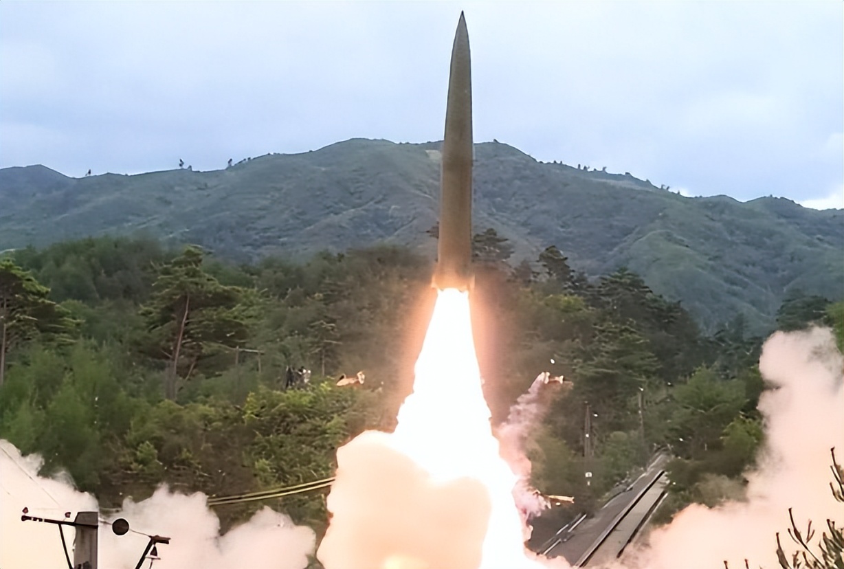 韩美不顾警告举行演习,240架军机升空,朝鲜发射10多枚导弹警告