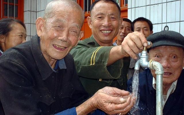 新时代山乡巨变奔小康,乡村振兴续写山乡巨变新闻