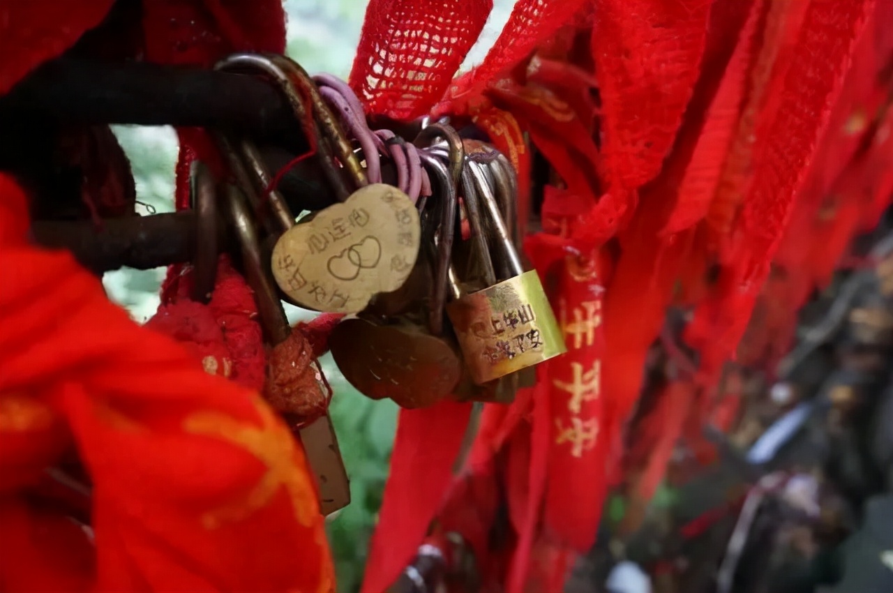 同心锁锁住了自己,同心锁长相守