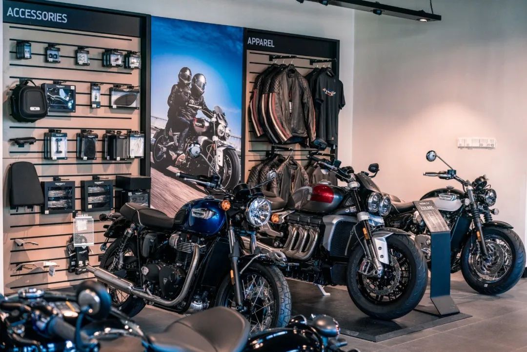 凯旋火箭3优缺点,火箭凯旋3新款试驾