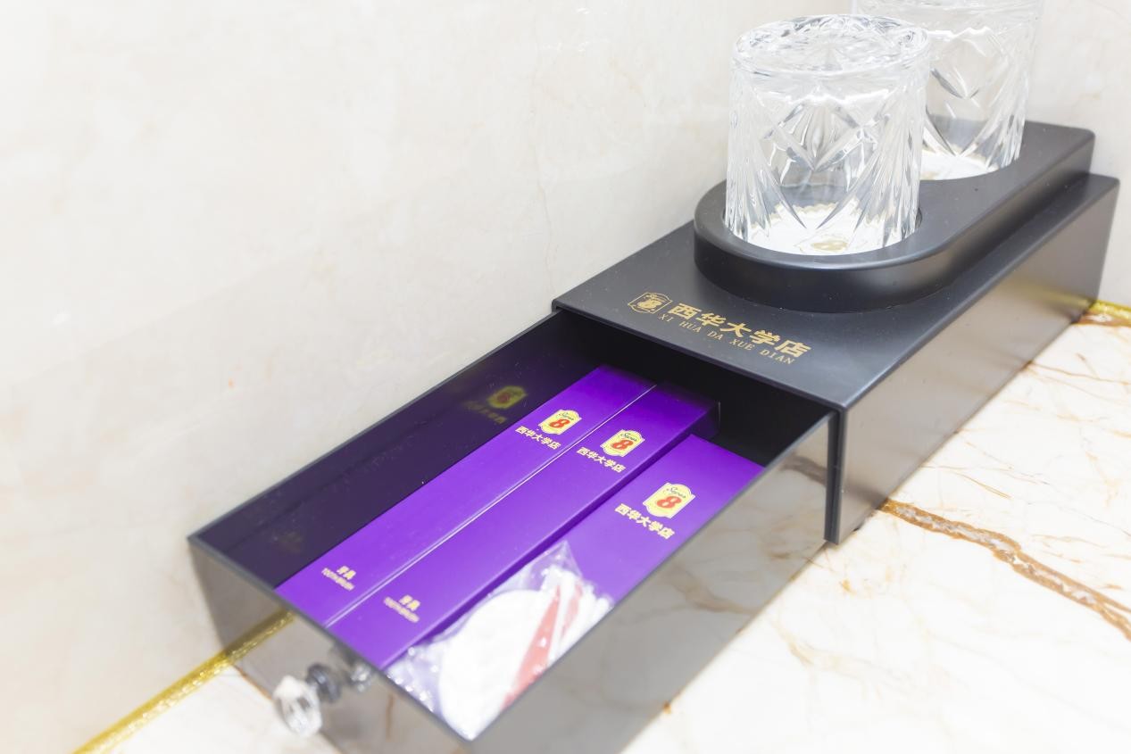 蜀绣成都的古典优雅，来速8精选酒店感受一番