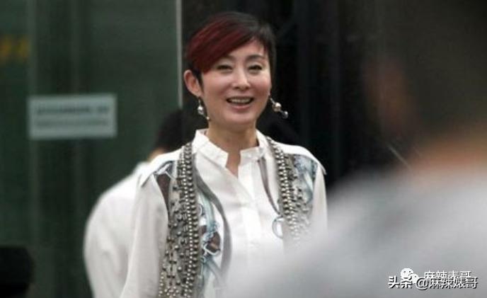 被老公叫去给他朋友表演，这是嫁了个什么人啊？