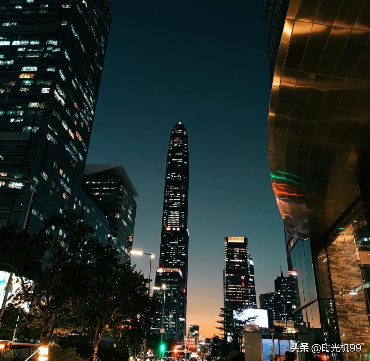 卓越商业综合体,卓越商业