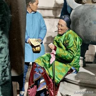 日军日记：*安妇慰**不服从管教，我很愤怒，用*刀刺**插入她的*体下**