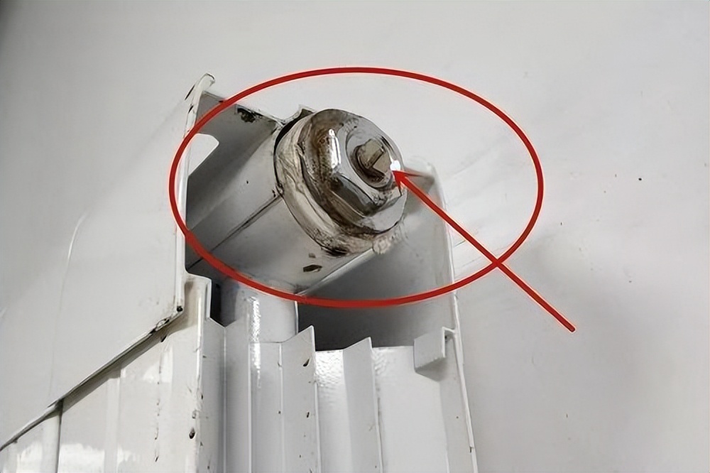 停暖了暖气漏水怎么办,暖气停了排气阀怎么漏水