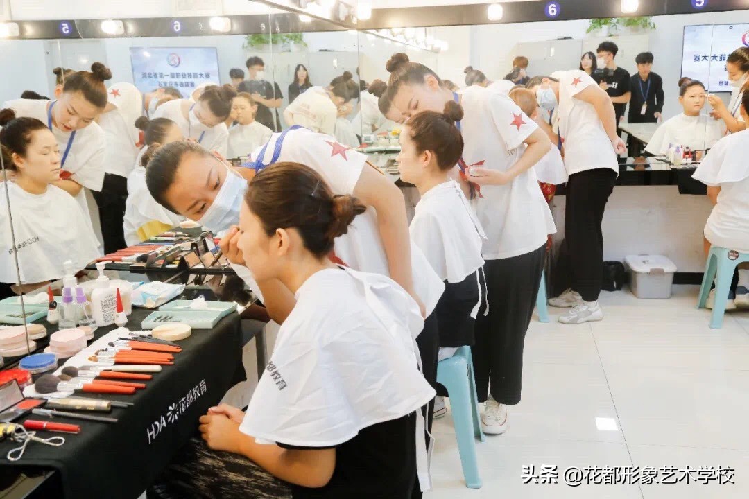 初中女生最吃香的十大技校专业,大专女生最吃香的十大专科专业