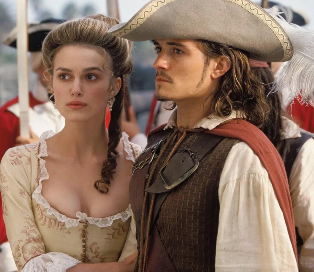 女性内衣外穿进化史,女性内衣的进化过程