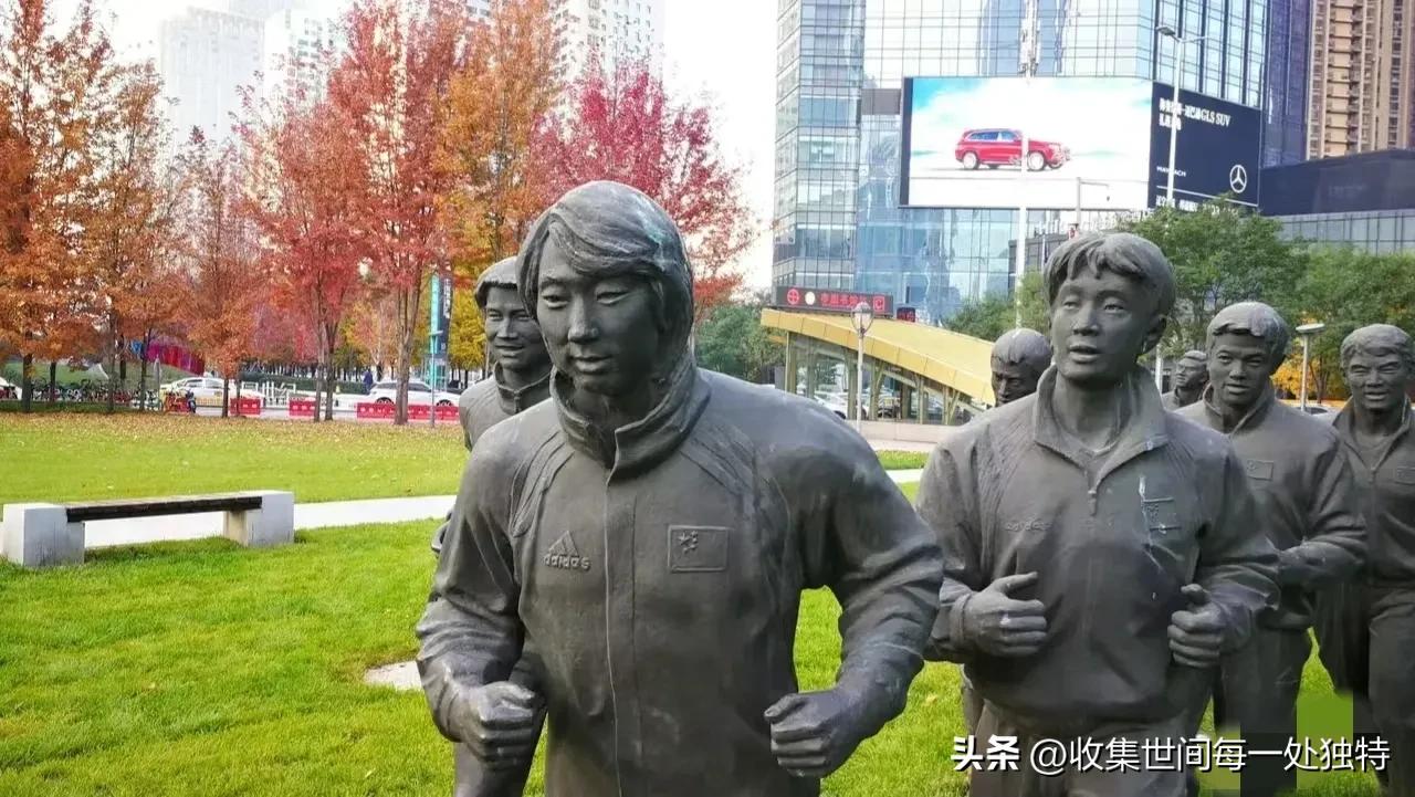 李铁雕像图片,李铁的雕像在哪里
