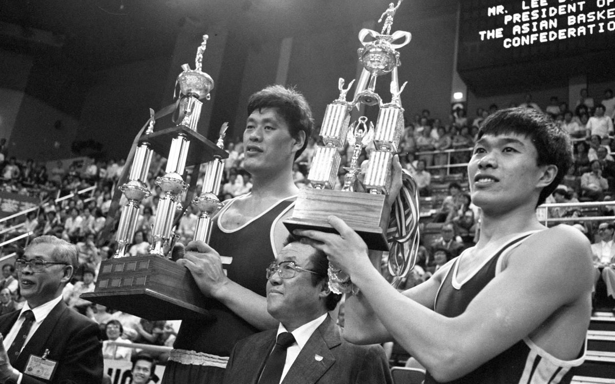 盘点cba历史十大中锋,cba总决赛姚明51分21篮板