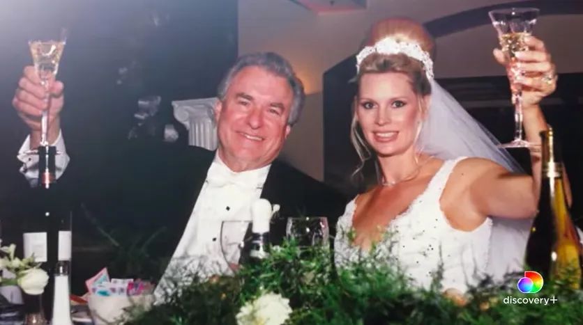 女程序员住8000㎡豪宅、花20年装修：我的成功，是嫁了个亿万富翁