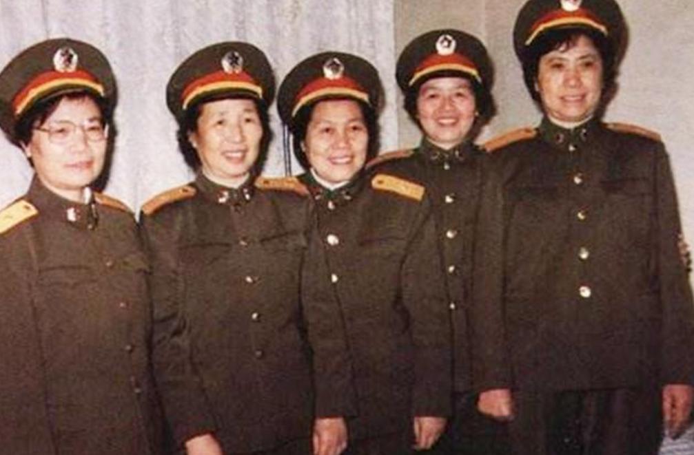 十大元帅夫人新中国成立后都担任什么工作，1955年有几人授衔