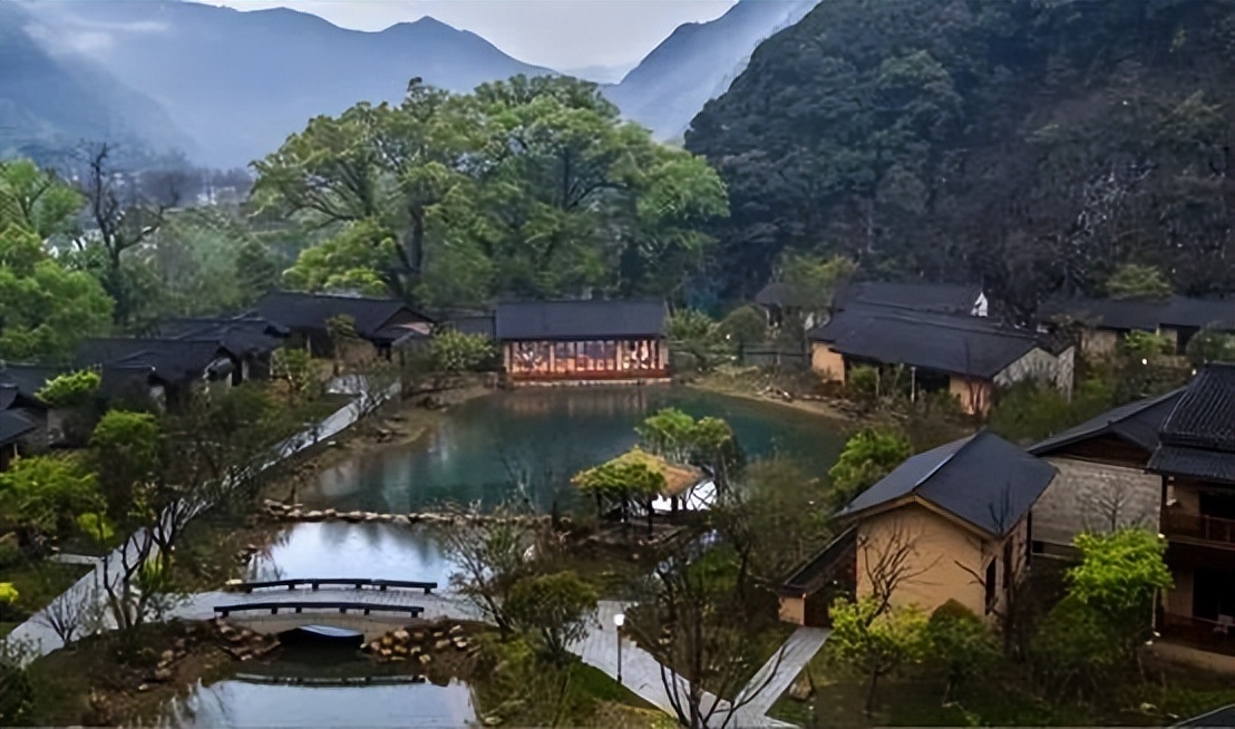 石台聚龙牯牛降酒店品牌定位,牯牛降聚龙大酒店野奢大床房