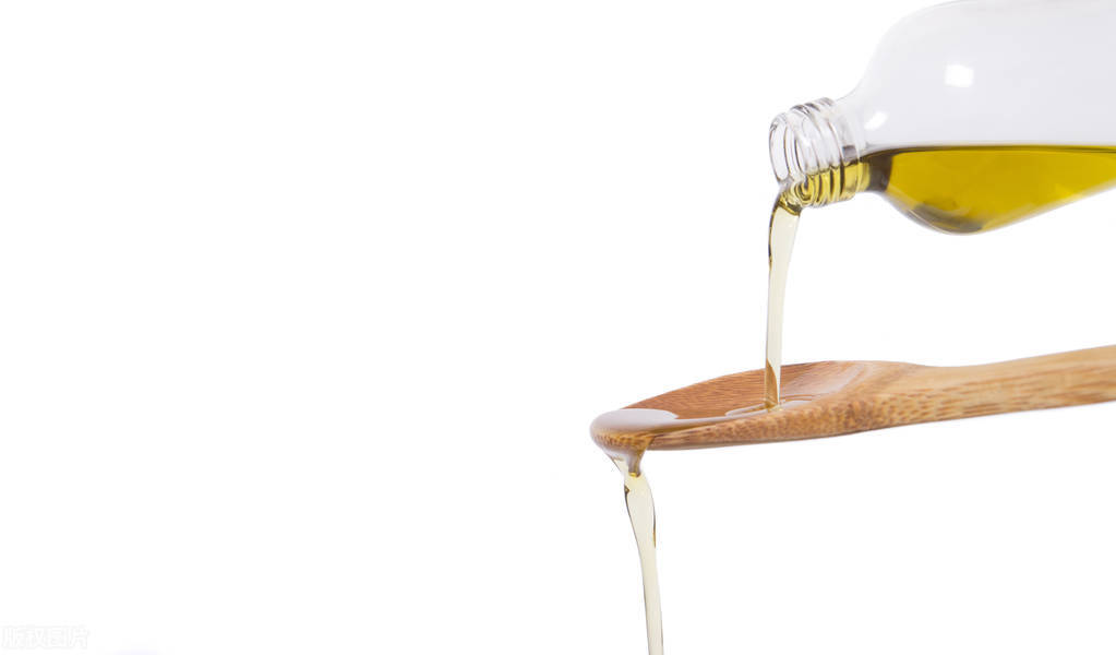 油烟机的油污清理小妙招,油烟机重度油污清洗妙招