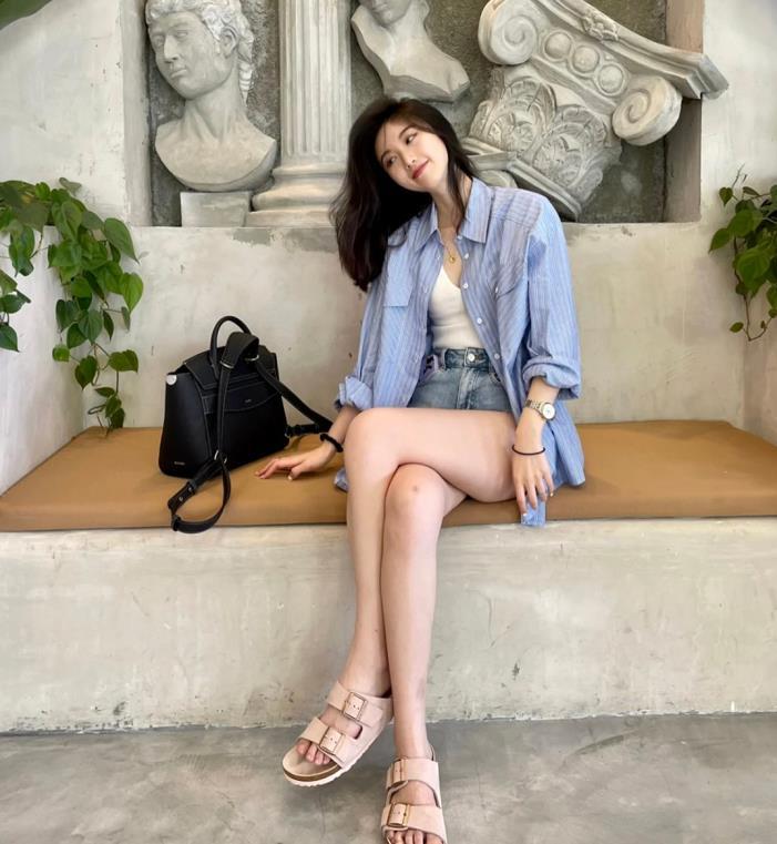 今年流行衬衫穿反了吗,男士穿衬衫要不要穿背心