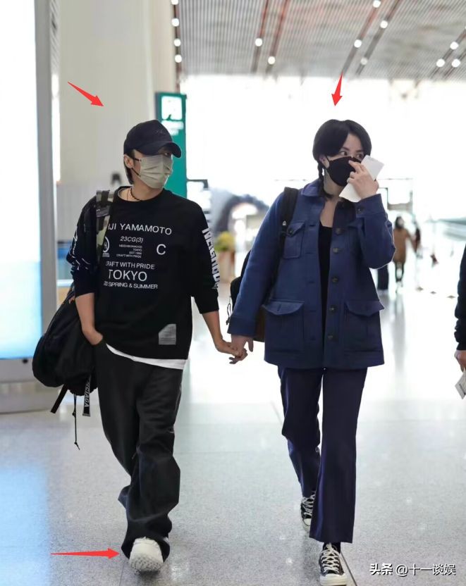 谢霆锋身高再惹争议，与王菲同框矮了一截，脚上厚底鞋抢镜