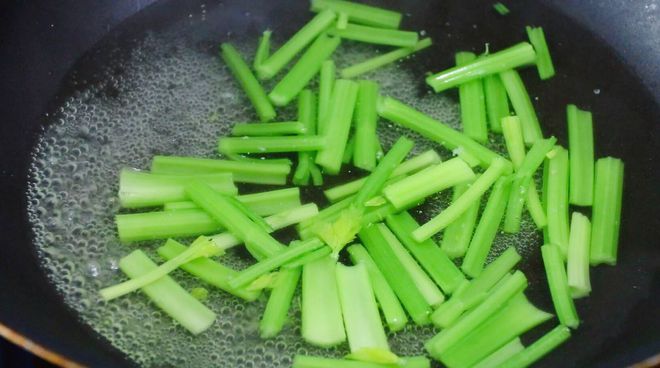 4种刮油菜减肥食谱,油菜的十种最佳吃法减肥餐