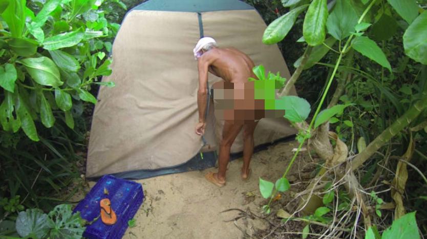 73岁日本大爷荒岛生活,日本老人裸居海岛