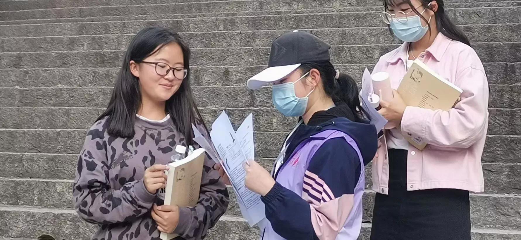 研究生毕业去民办高校当老师好吗,二本研究生毕业能当大学老师吗