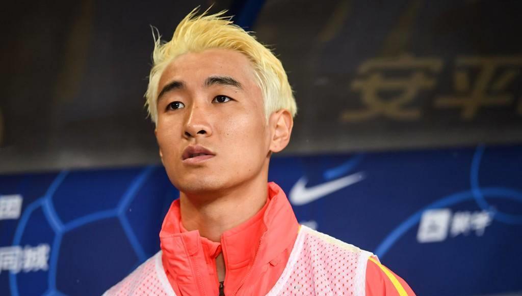 蒋圣龙100米,足球队员蒋圣龙身高