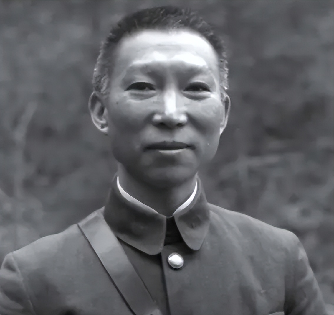 1934年国军少将救下近10万红军，建国后毛主席叮嘱：一定要找到他