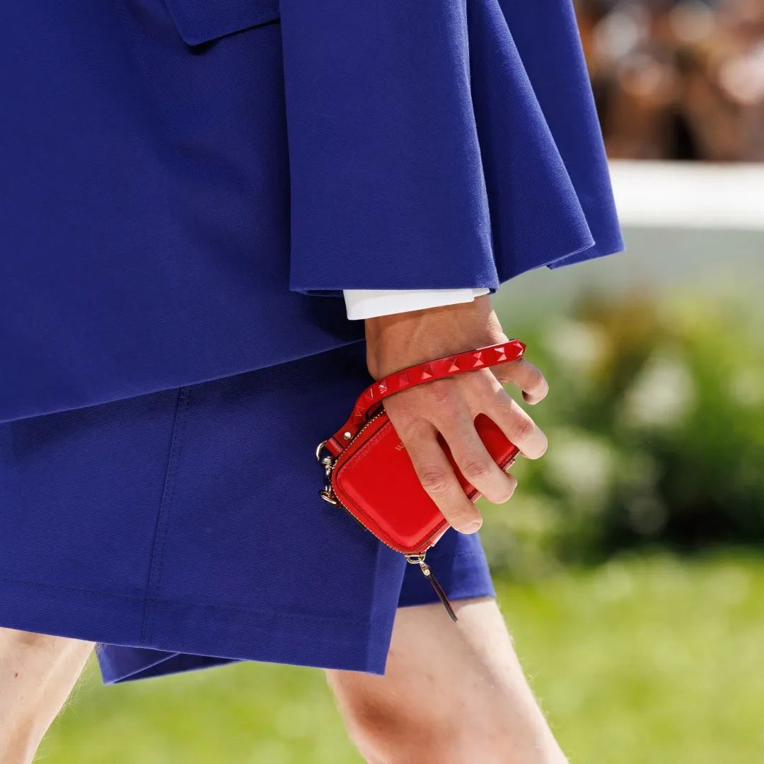 valentino2024春夏男装秀,valentino2022秋冬男装时装秀