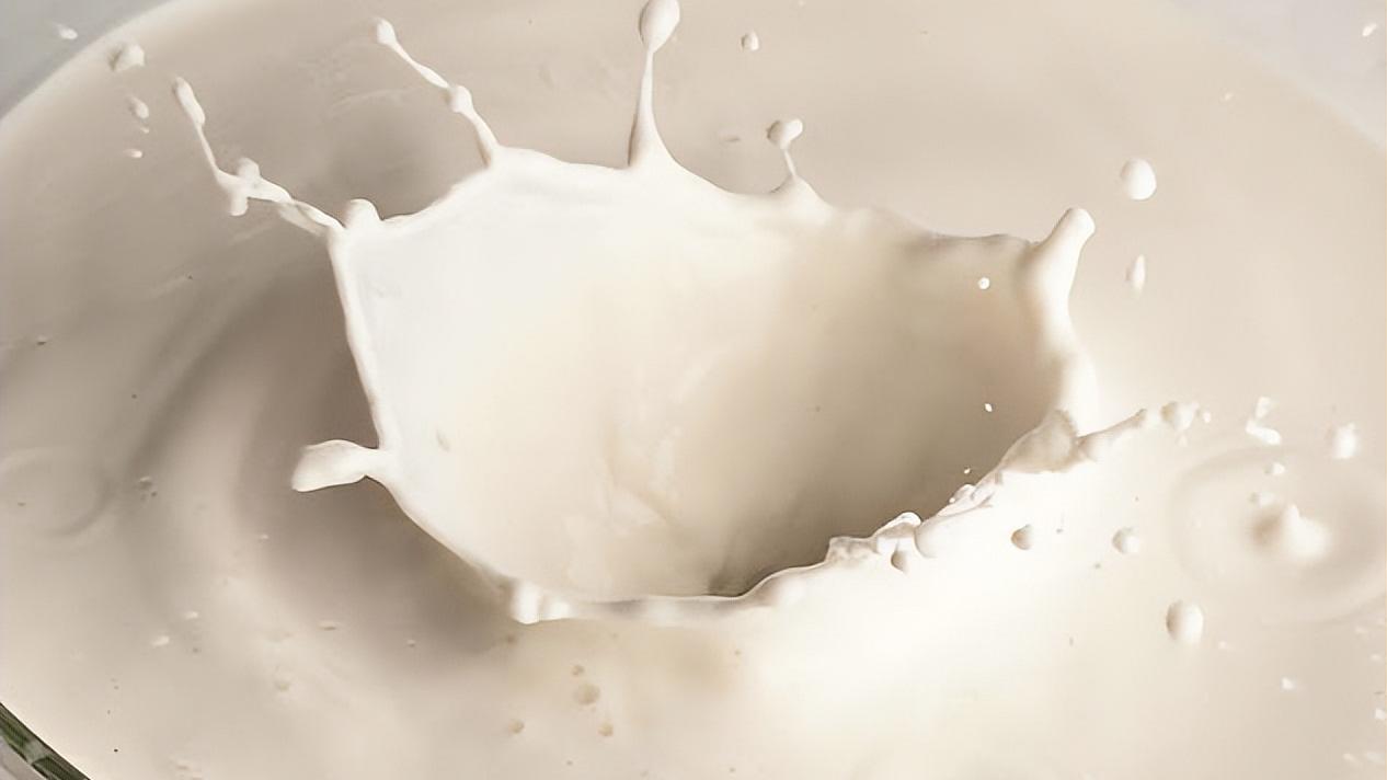 睡前吃夜宵凌晨肚子饿为什么,吃宵夜和饿肚子哪个危害大