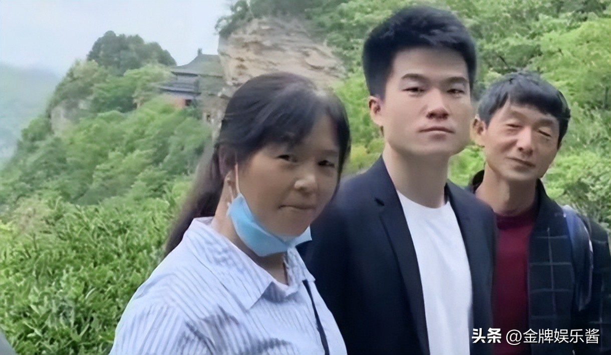 央视主持人对董宇辉的评价,董宇辉有可能成为主持人吗