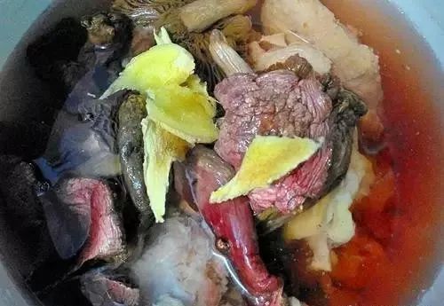 云南红菇好吃吗,云南山野红菇