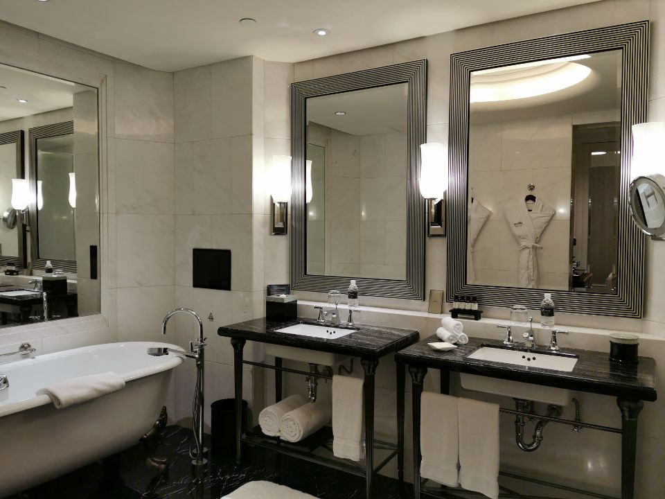 上海和平饭店一晚多少钱,花10000元住酒店