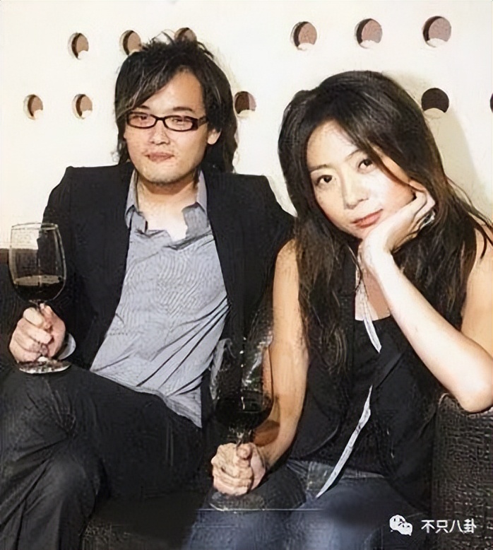 以前因为爱情现在因为钱,当初因为钱在一起后来变成了爱