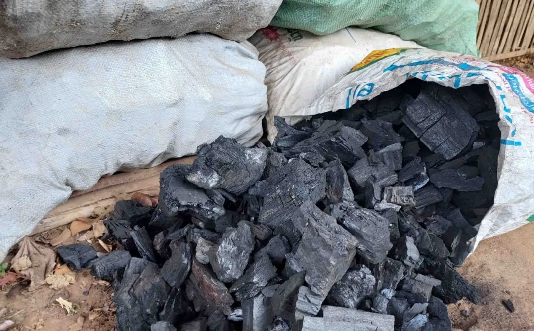 天气寒冷木炭价格大跌,天气寒冷木炭价格上涨