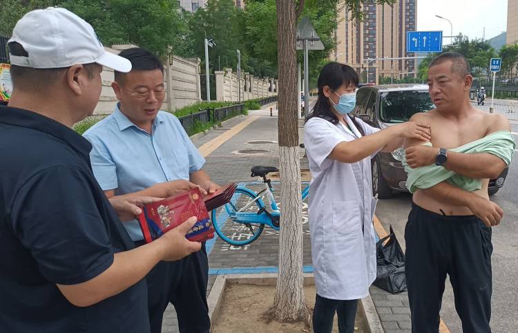 人间自有真情在柳氏三花献爱心