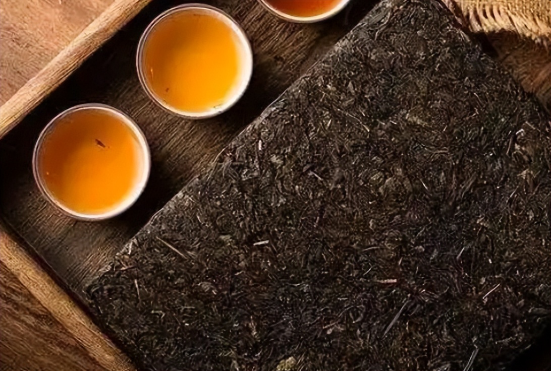 天冷了一起喝红茶暖身吧,红茶茶性温和特别适宜冬季饮用