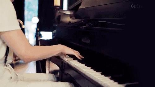 弹钢琴太快怎么纠正,如何练习弹钢琴的节奏感