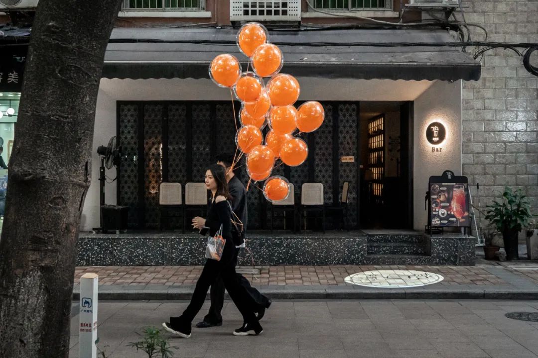 粤语情话晴天阴天暴雨天怎么说,粤语很甜很撩的情话短句谐音