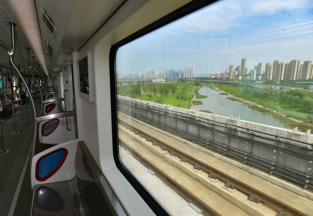 武汉竹叶海公园离竹叶海站有多远,武汉地铁竹叶海站晚霞