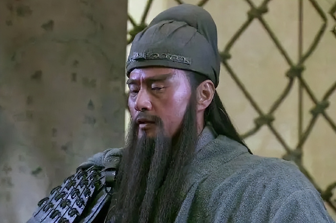 关帝庙前的一副对联，道尽关公一生的荣耀与悲壮，写了什么？