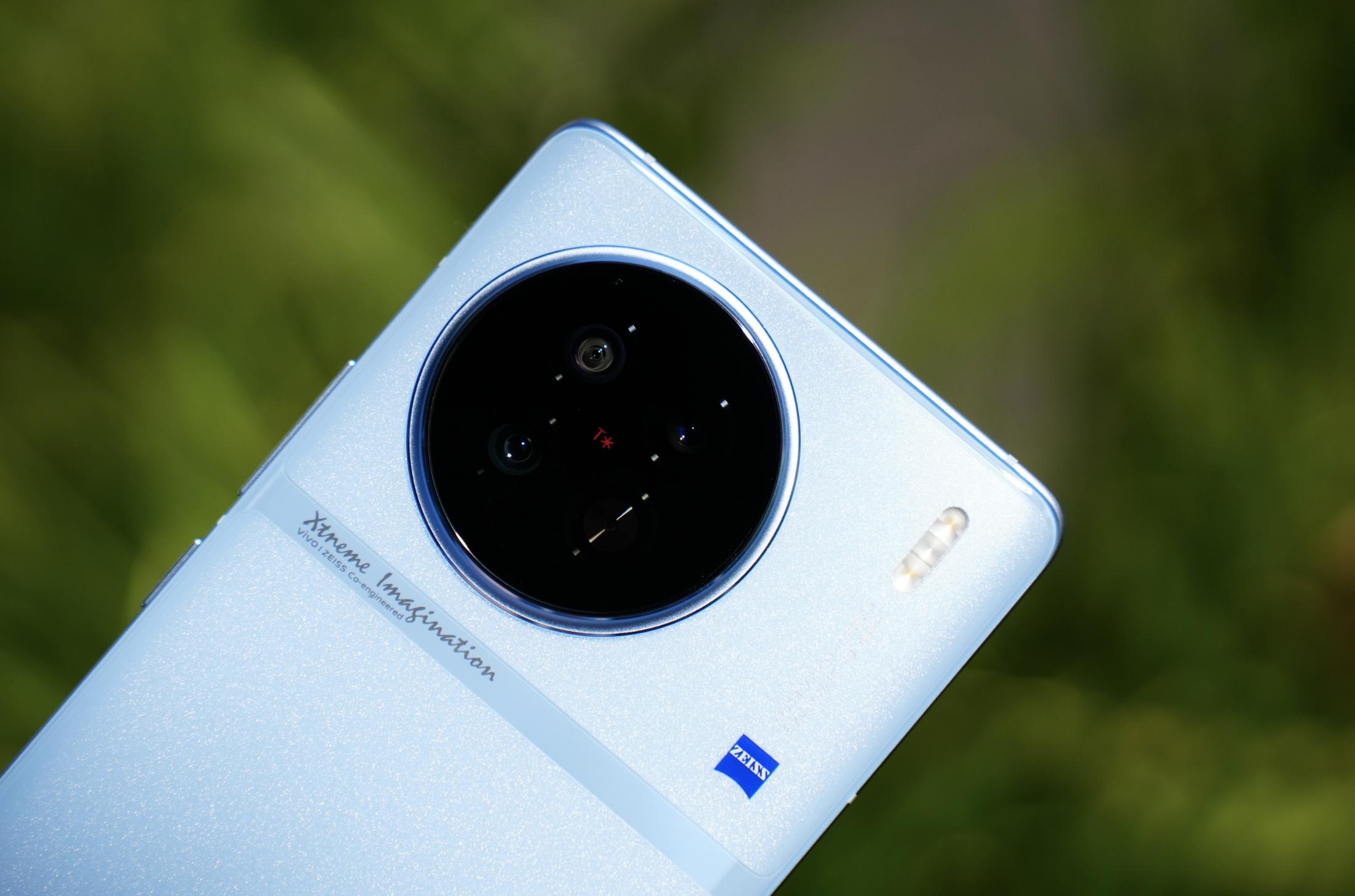 vivos系列手机价位,小米手机和vivo手机哪个值得买