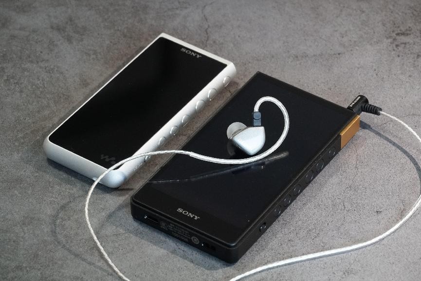 索尼耳机销量,索尼随身听黑砖2代价格