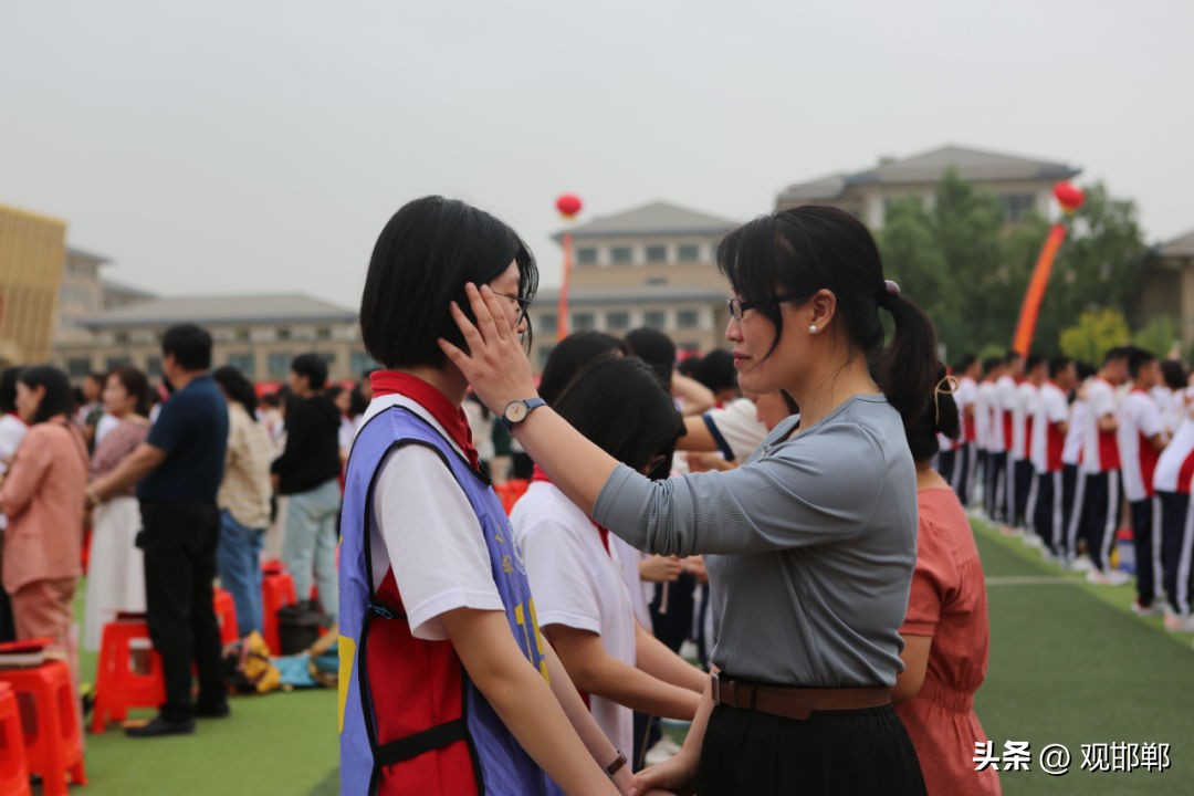 以爱之名育心成长主题活动,成人礼仪式学校举办