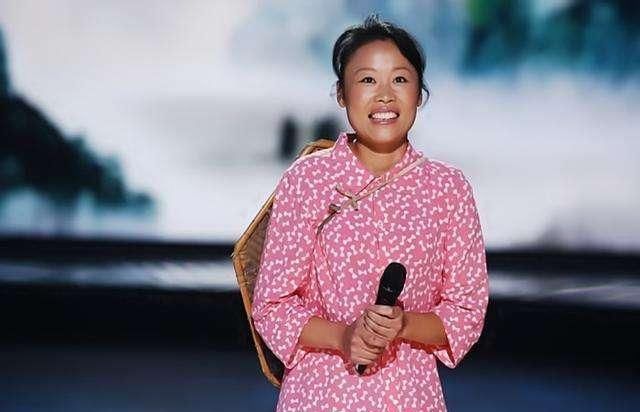 45岁的草帽姐近照,草帽姐回老家照片