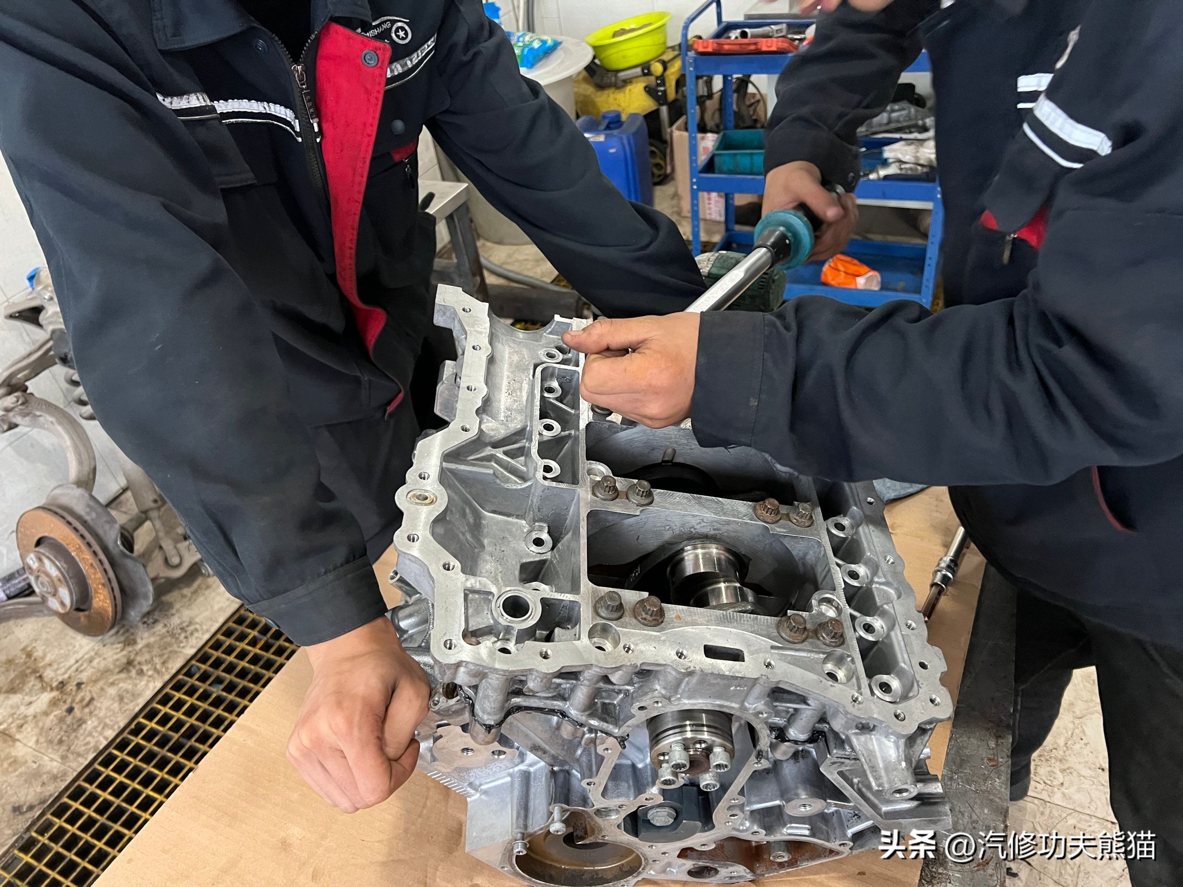 翻新60年前的奥迪,老车翻新奥迪a6发动机