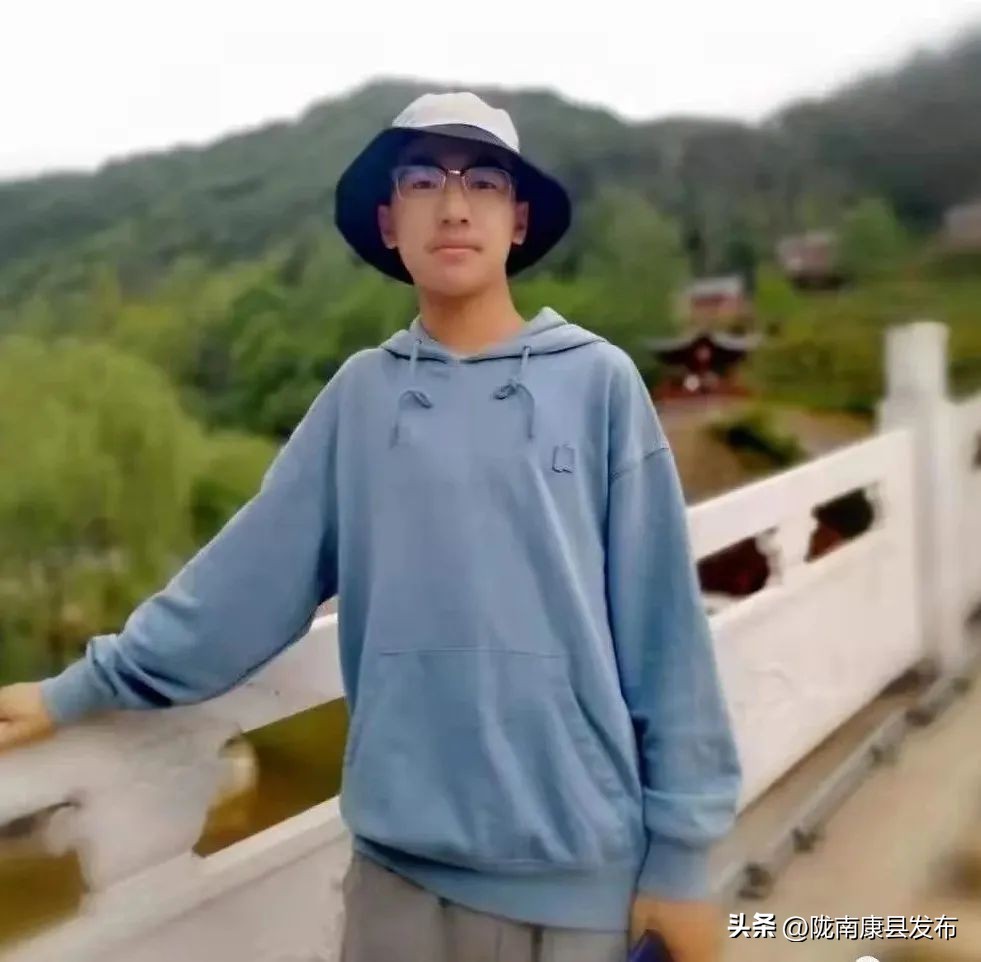 不负韶华出彩青春散文随笔,不负青春不负年华散文