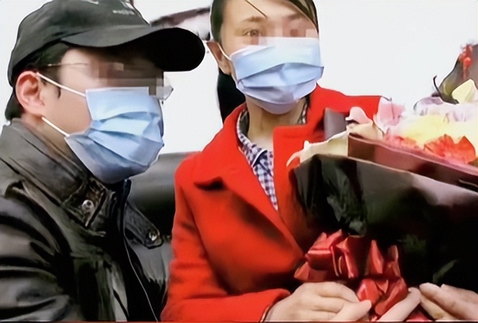 2015年，陕西22岁女子被检查出先天性无子宫，母亲：我的子宫给她