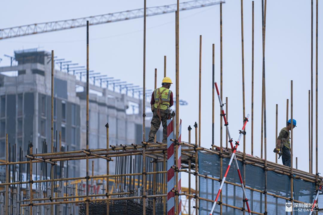 他们在深圳房价10万/平的地方,卖10元工地快餐